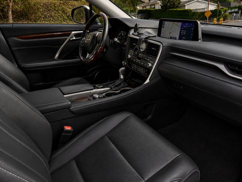 Used 2019 Lexus RX 350 FWD w/ Navigation Package image 12