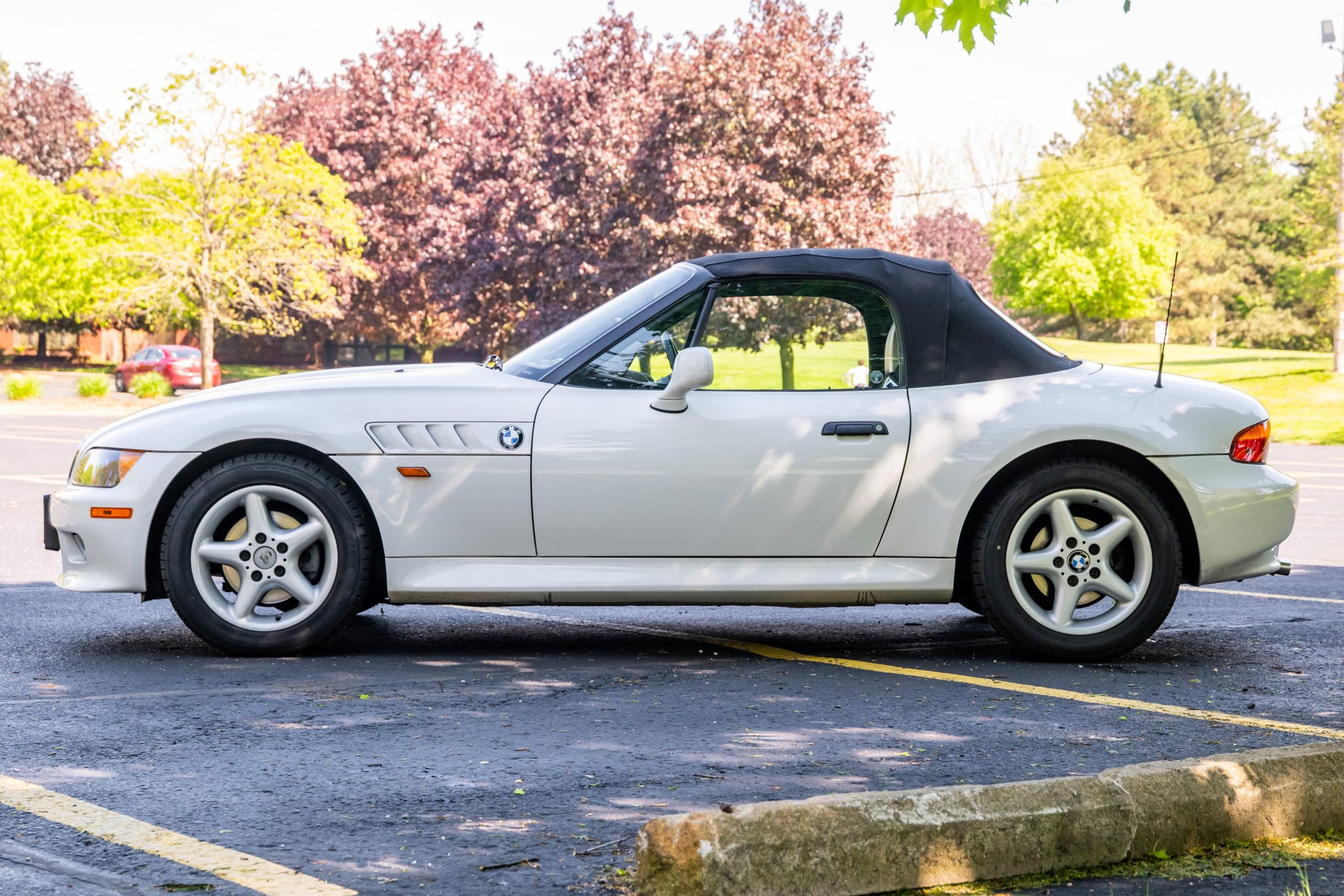Used 1997 BMW Z3 2.8 RWD image 2