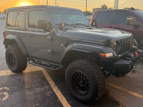Used 2024 Jeep Wrangler Sport AWD/4WD image 4