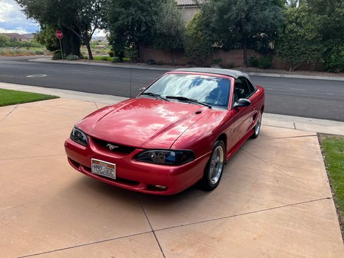 Used 1996 Ford Mustang Convertible 2D image 5