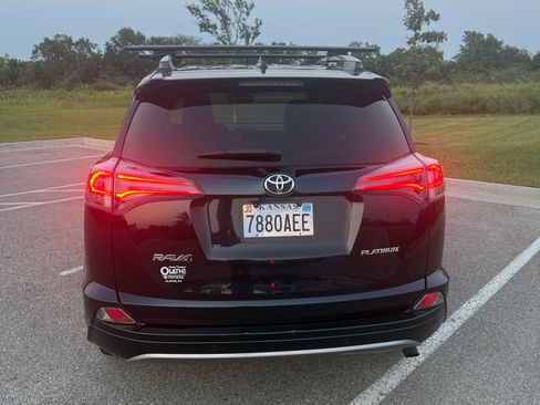 Used 2017 Toyota RAV4 Platinum FWD image 10