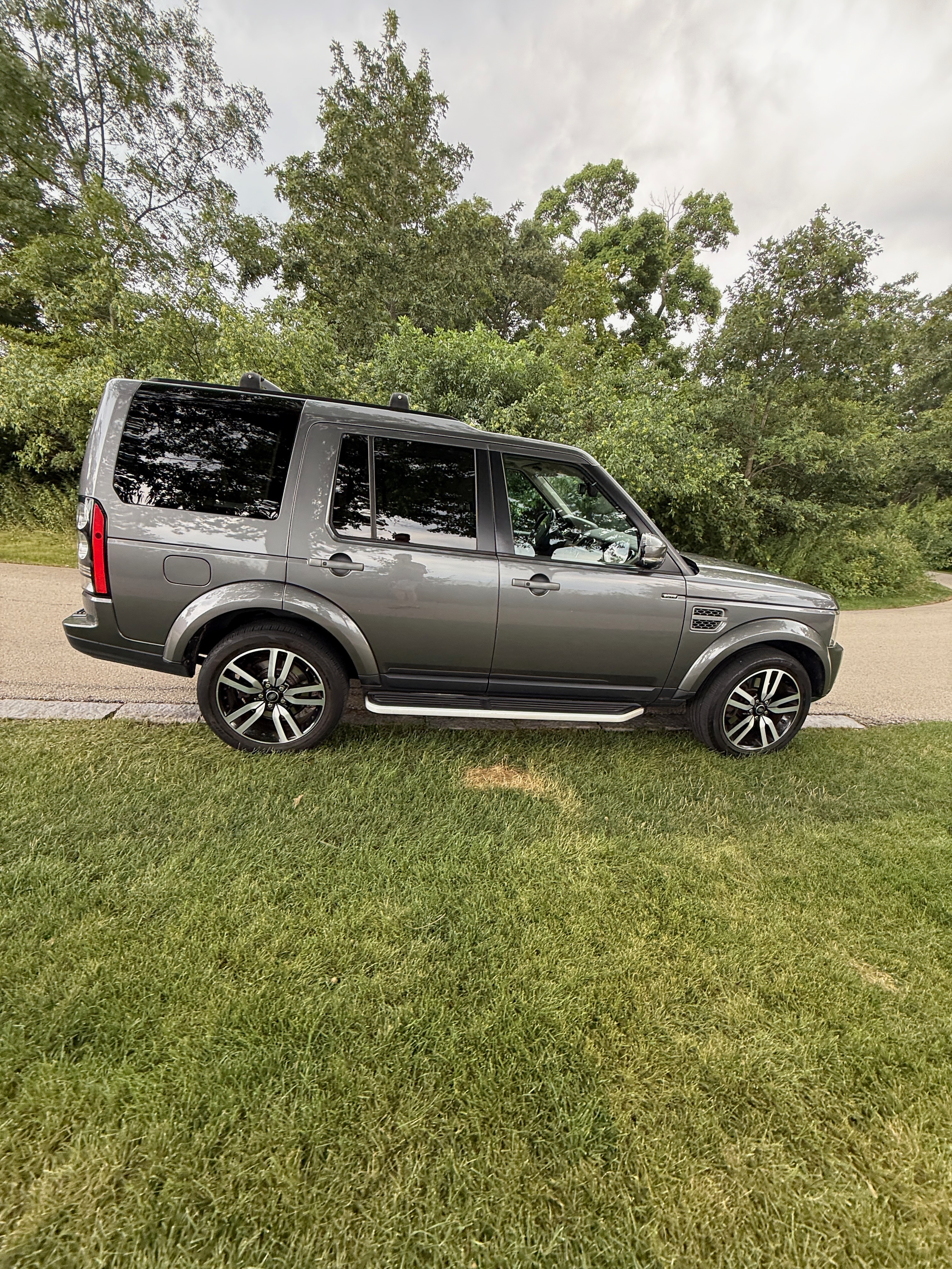 Used 2015 Land Rover LR4 HSE AWD/4WD image 13