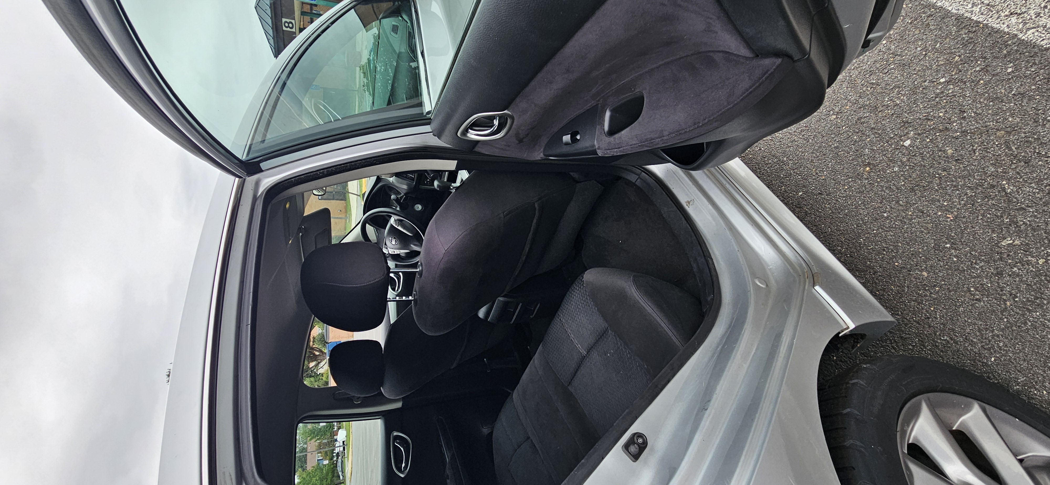 Used 2014 Nissan Sentra SR FWD image 2
