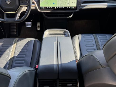 Used 2022 Rivian R1T Launch Edition image 9