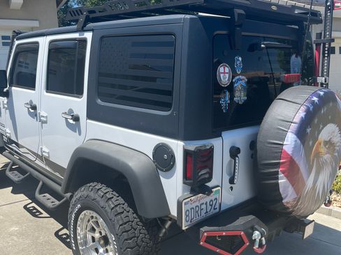 Used 2018 Jeep Wrangler Unlimited Sport S AWD/4WD image 4