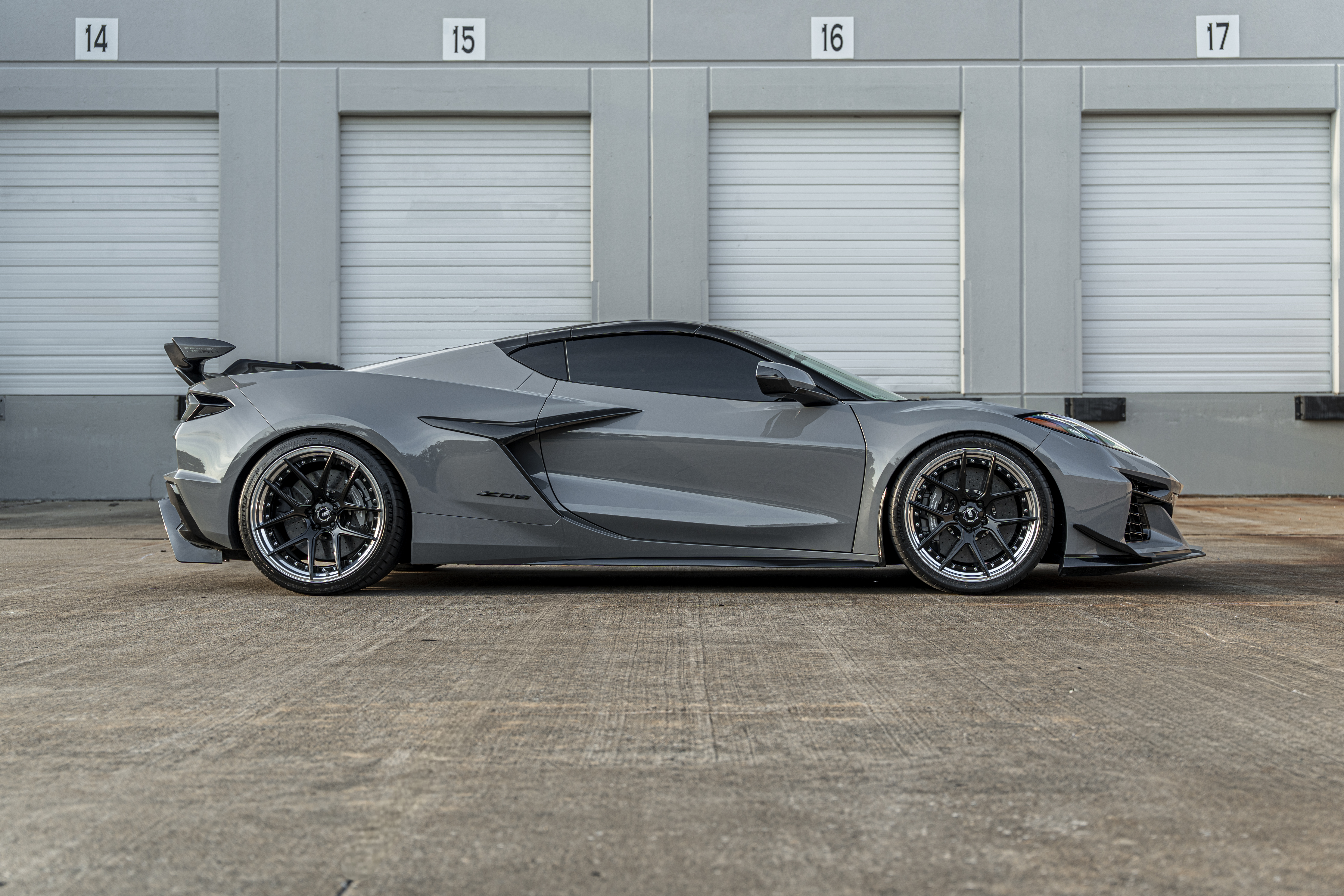 Used 2025 Chevrolet Corvette Z06 RWD image 17