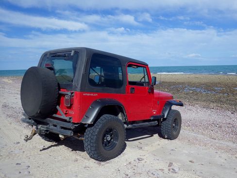 Used 1994 Jeep Wrangler SE image 11