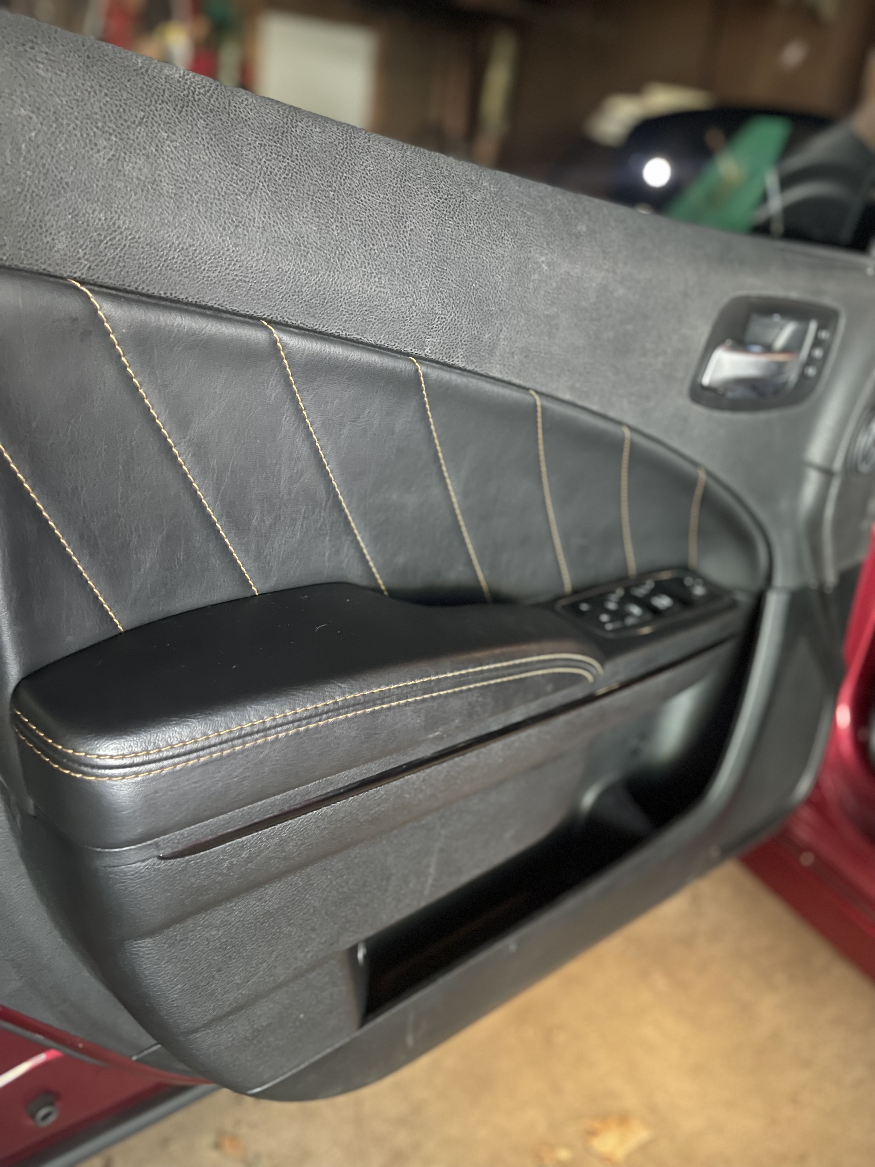 Used 2018 Dodge Charger R/T RWD image 5