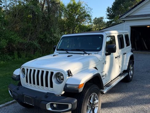Used 2020 Jeep Wrangler Unlimited Sahara AWD/4WD image 6