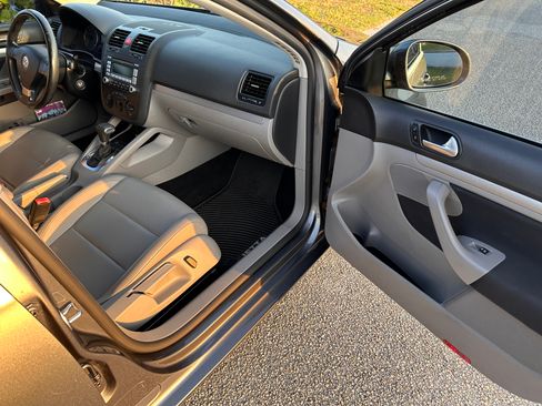 Used 2009 Volkswagen Jetta SE image 13