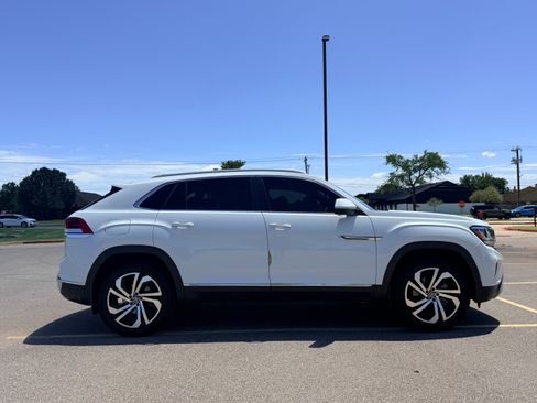 Used 2022 Volkswagen Atlas Cross Sport SEL AWD/4WD image 6