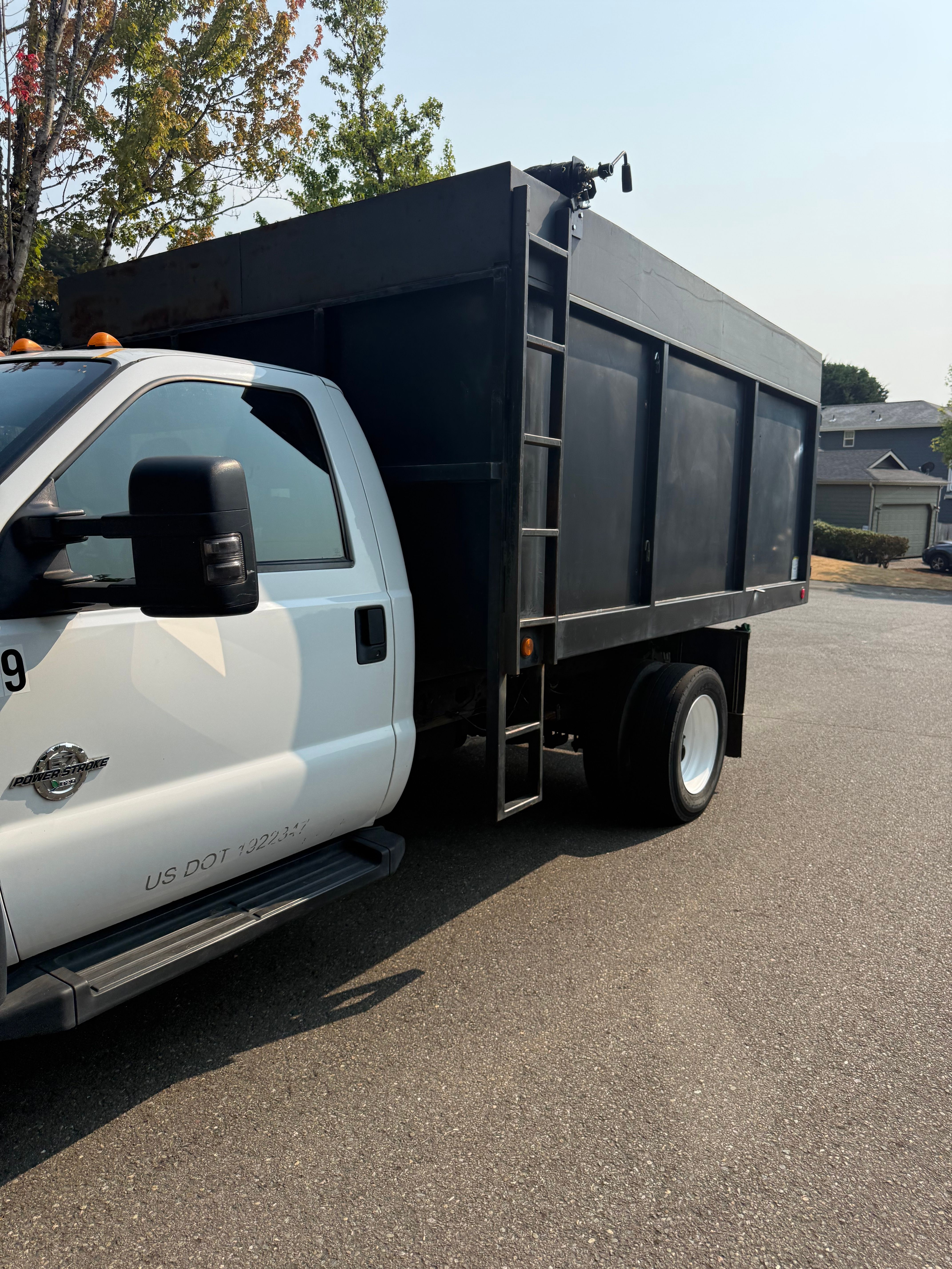 Used 2016 Ford F550 4x4 Regular Cab Super Duty image 4