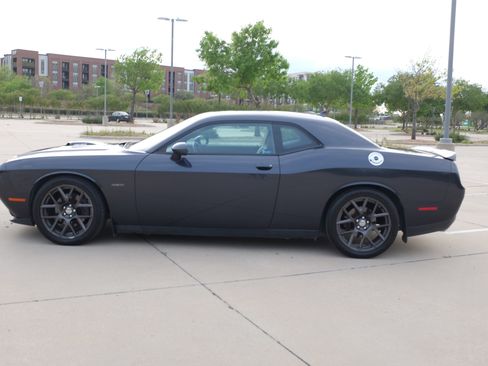 Used 2016 Dodge Challenger R/T Plus image 5