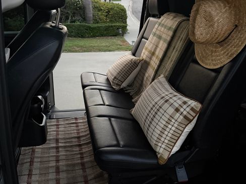Used 2016 Mercedes-Benz Metris Passenger image 25