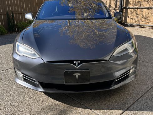 Used 2016 Tesla Model S 90D image 2