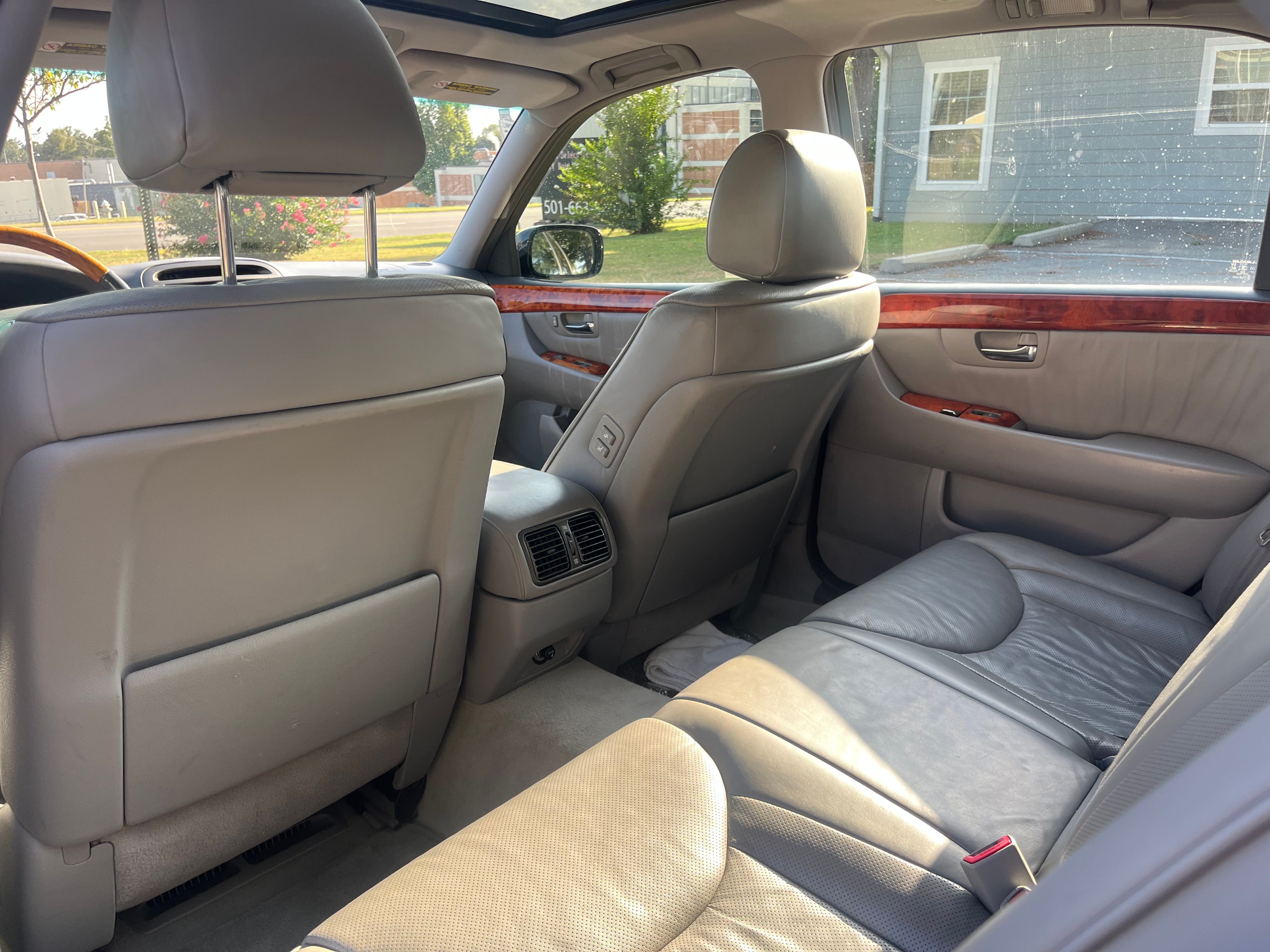 Used 2005 Lexus LS 430 RWD image 4