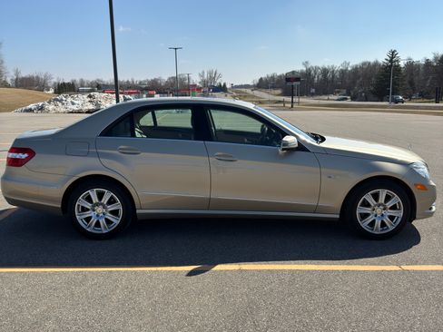 Used 2012 Mercedes-Benz E 350 4MATIC Sedan image 13