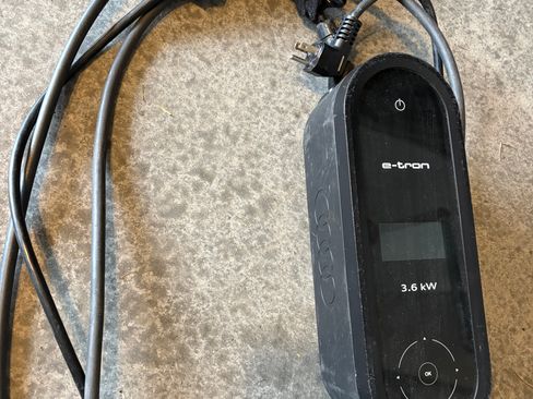 Used 2018 Audi A3 e-tron Premium w/ Sport Package image 18