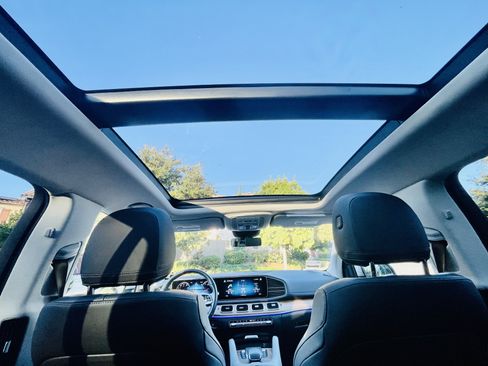 Used 2023 Mercedes-Benz GLS 450 4MATIC image 14