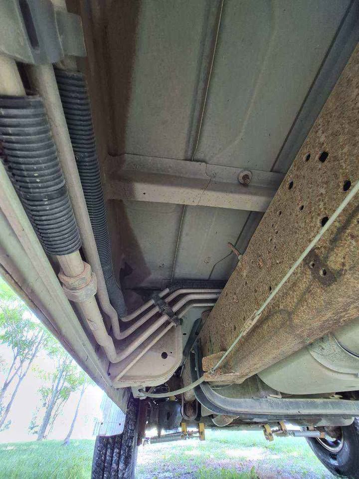 Used 2000 Ford E-350 and Econoline 350 Wagon RWD image 15