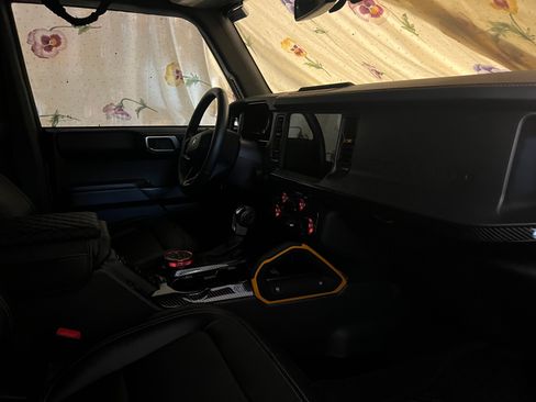 Used 2024 Ford Bronco Badlands image 5