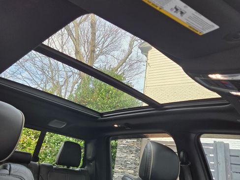 Used 2021 RAM 1500 Limited w/ Night Edition image 22