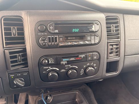 Used 2001 Dodge Durango SLT image 8