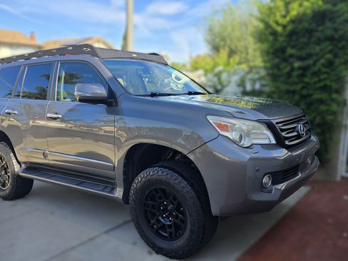 Used 2010 Lexus GX 460 Premium image 2