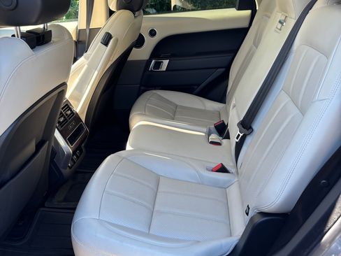 Used 2020 Land Rover Range Rover Sport HSE image 10