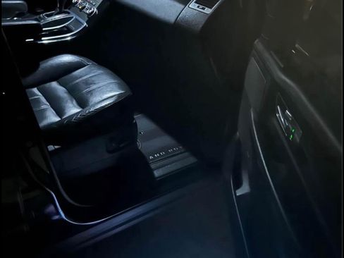 Used 2010 Land Rover Range Rover Sport HSE LUX image 7