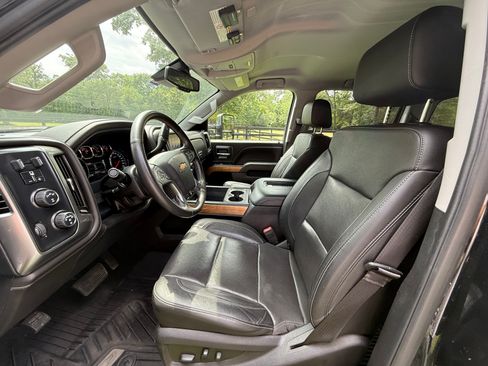 Used 2018 Chevrolet Silverado 3500 LTZ w/ Duramax Plus Package image 4