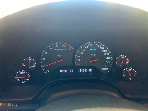 Used 2001 Chevrolet Corvette Coupe w/ Preferred Equipment Group2 image 13