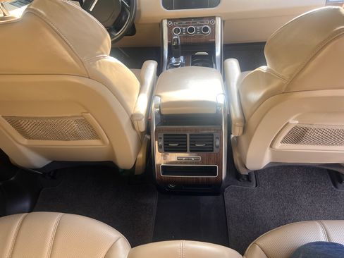 Used 2016 Land Rover Range Rover Sport HSE image 9