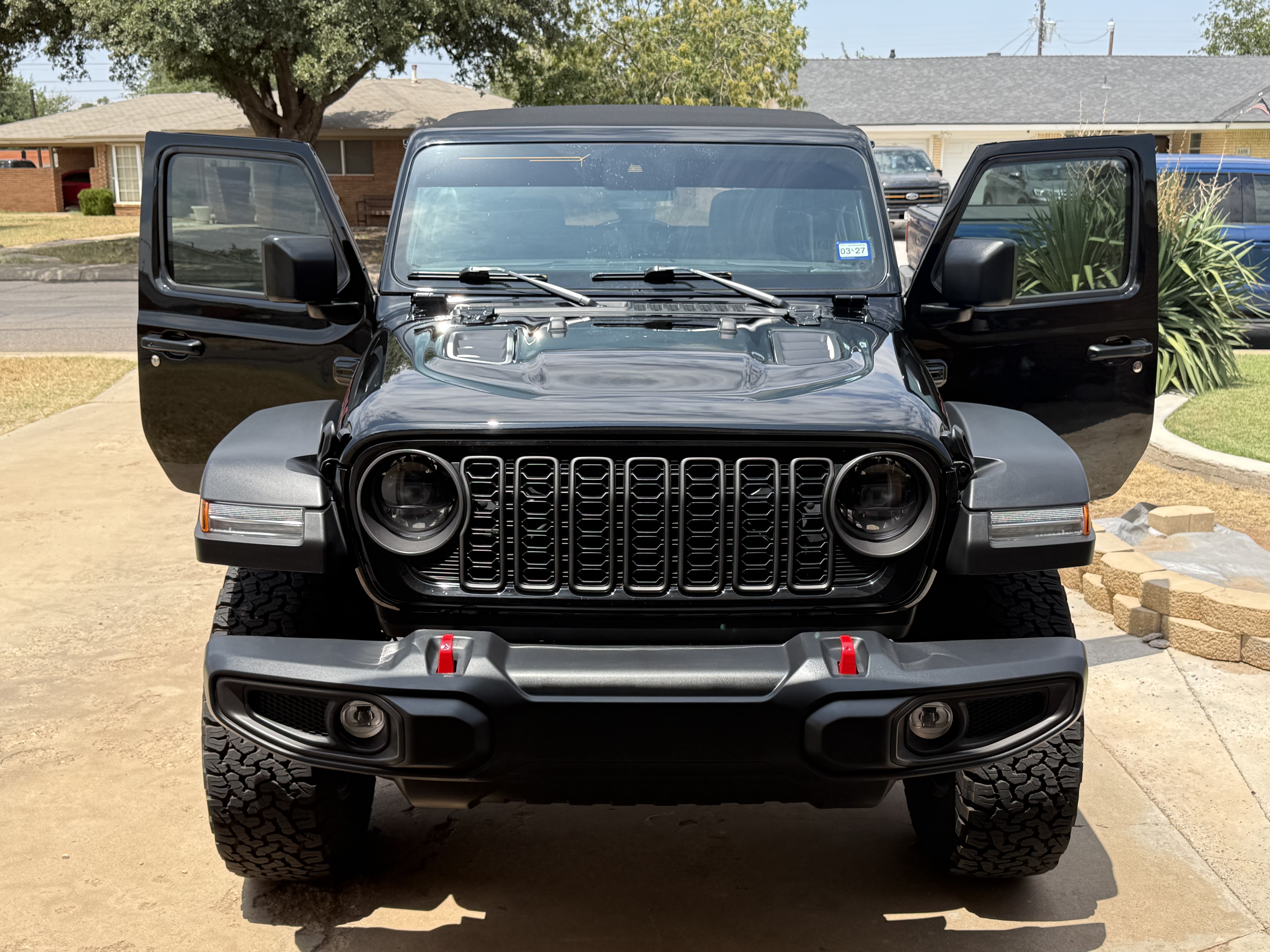 Used 2024 Jeep Wrangler Rubicon w/ Convenience Group AWD/4WD image 9