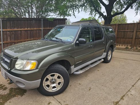 Used 2001 Ford Explorer Sport Trac 4x4 image 1