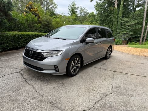Used 2024 Honda Odyssey Touring image 1