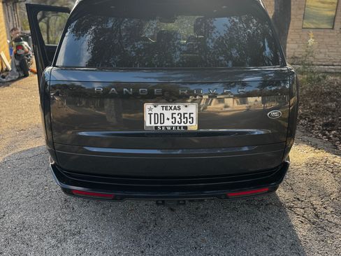 Used 2023 Land Rover Range Rover SE image 13