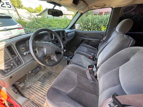 Used 2004 GMC Sierra 1500 SLE RWD image 12