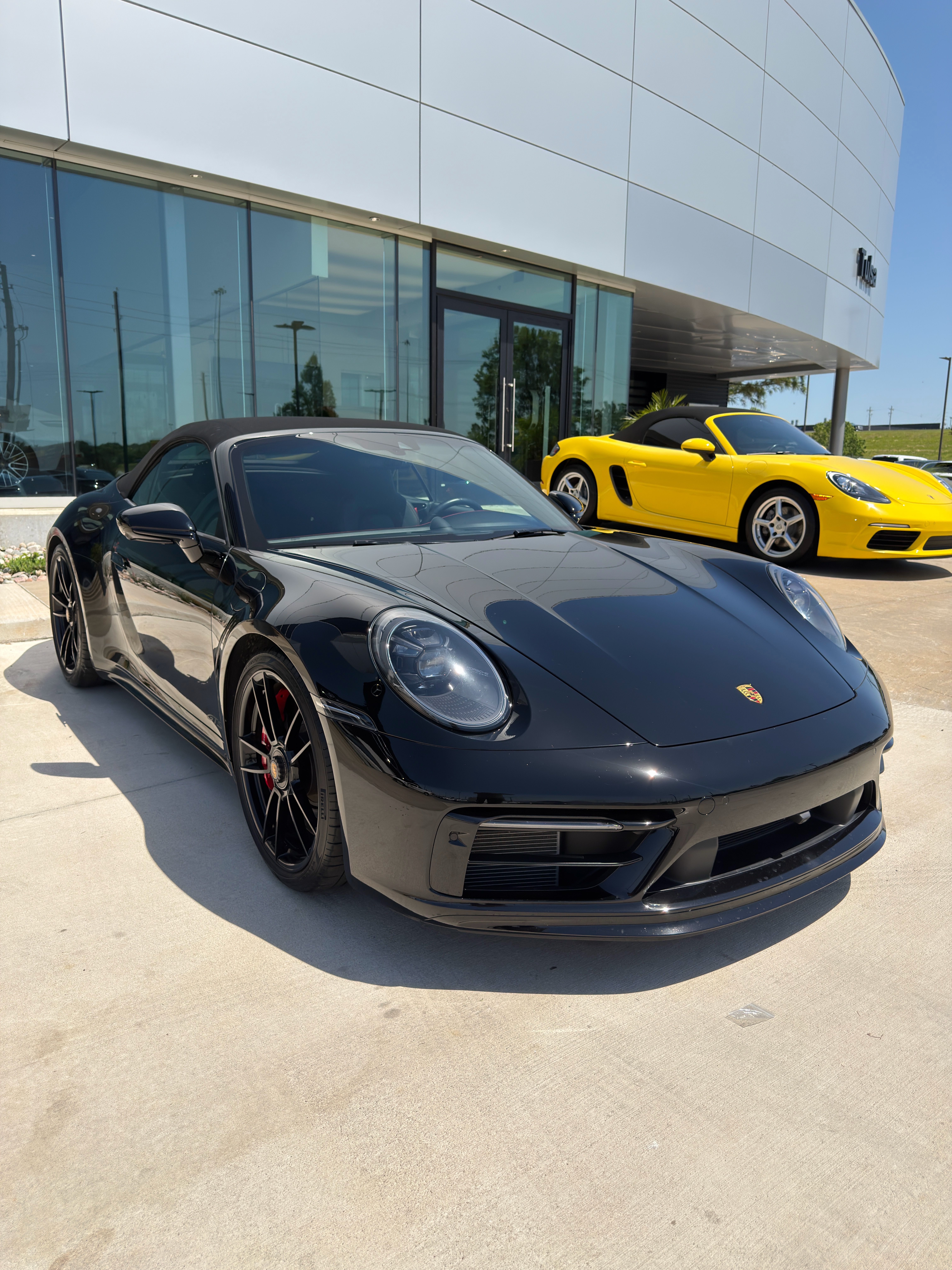 Used 2022 Porsche 911 Cabriolet image 2