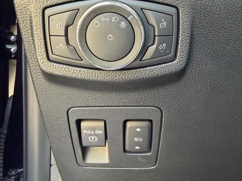 Used 2020 Ford F150 Lariat RWD image 9