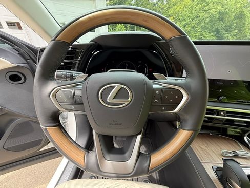 Used 2024 Lexus RX 350 Premium Plus w/ Convenience Package AWD/4WD image 10