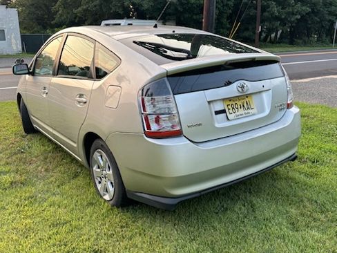 Used 2005 Toyota Prius image 2