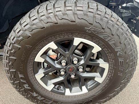 Used 2020 Jeep Gladiator Rubicon AWD/4WD image 14