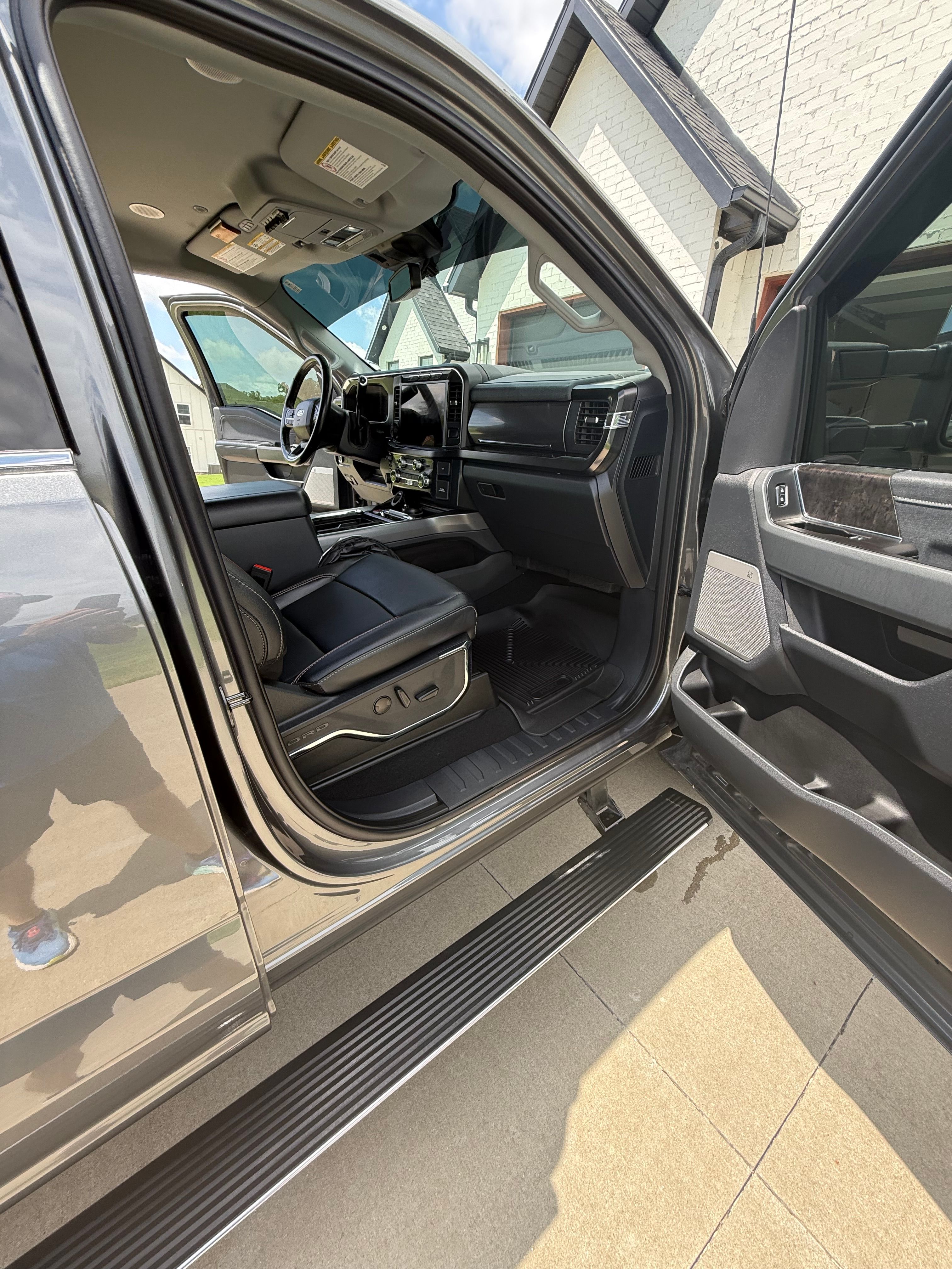 Used 2023 Ford F250 Lariat w/ Lariat Ultimate Package AWD/4WD image 12