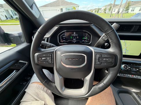 Used 2024 GMC Sierra 3500 Denali w/ Technology Package AWD/4WD image 15