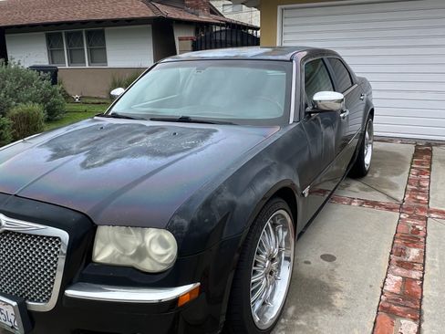 Used 2006 Chrysler 300 C w/ Protection Group II image 5