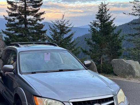 Used 2009 Subaru Outback 2.5i Limited image 1