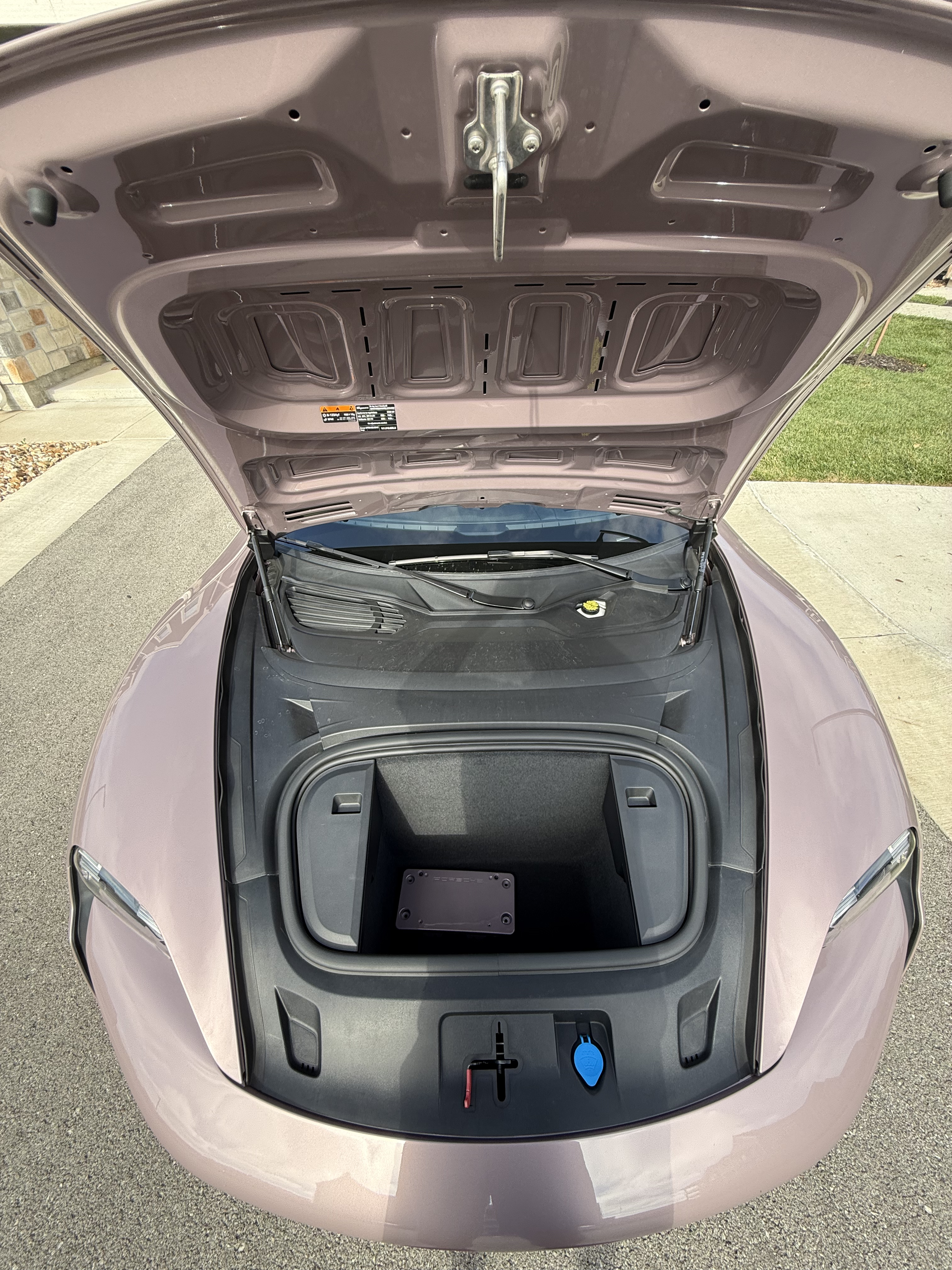 Used 2022 Porsche Taycan RWD image 25