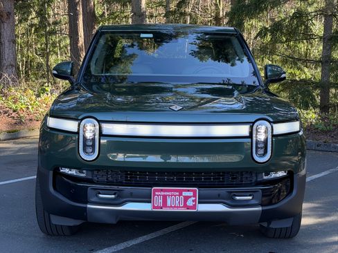 Used 2023 Rivian R1T Adventure image 2