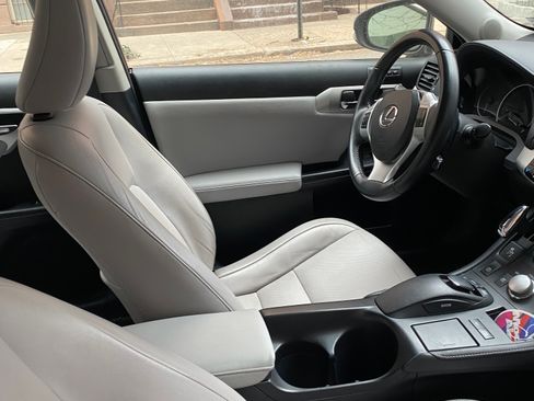 Used 2012 Lexus CT 200h Premium image 8